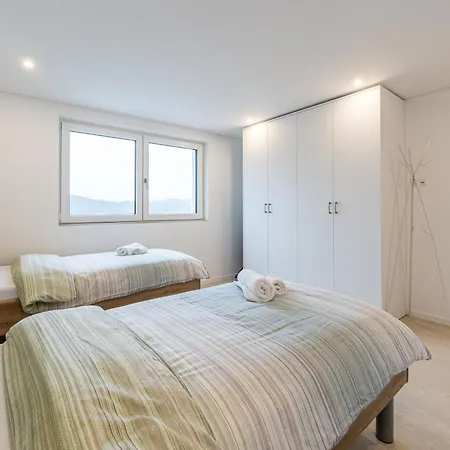 Rheinblick 3 瓦尔茨胡特·田根